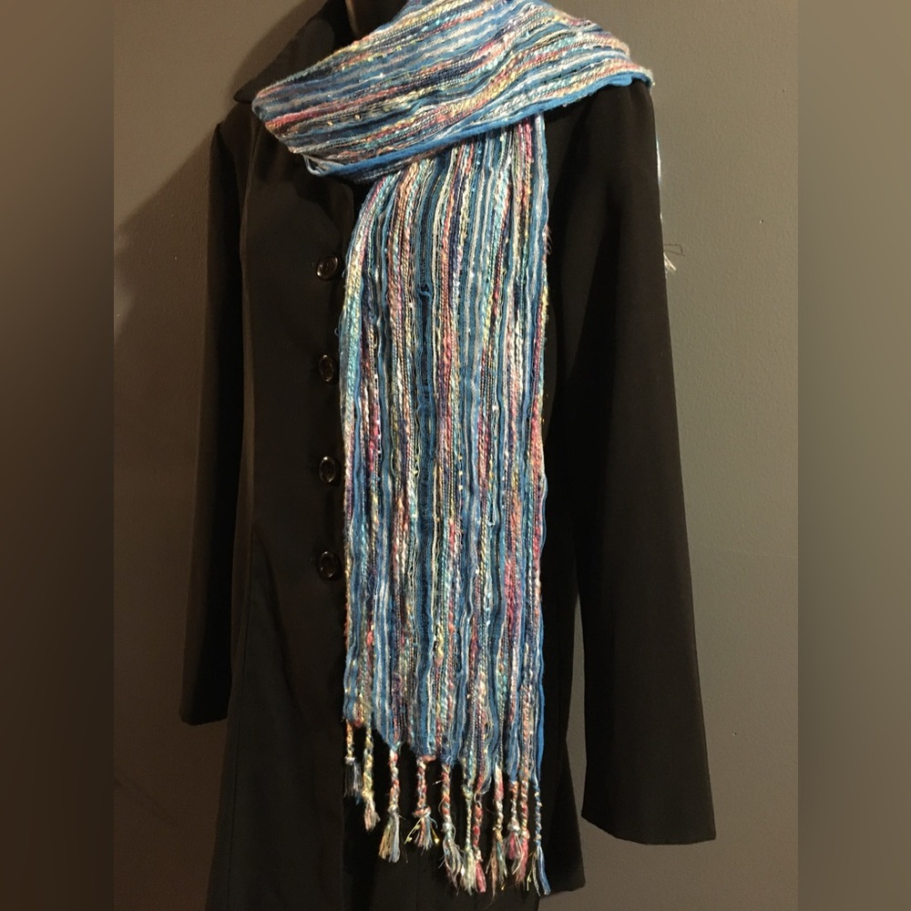 Turquoise blue Scarf with a metallic Shine
 💙🧵🌀